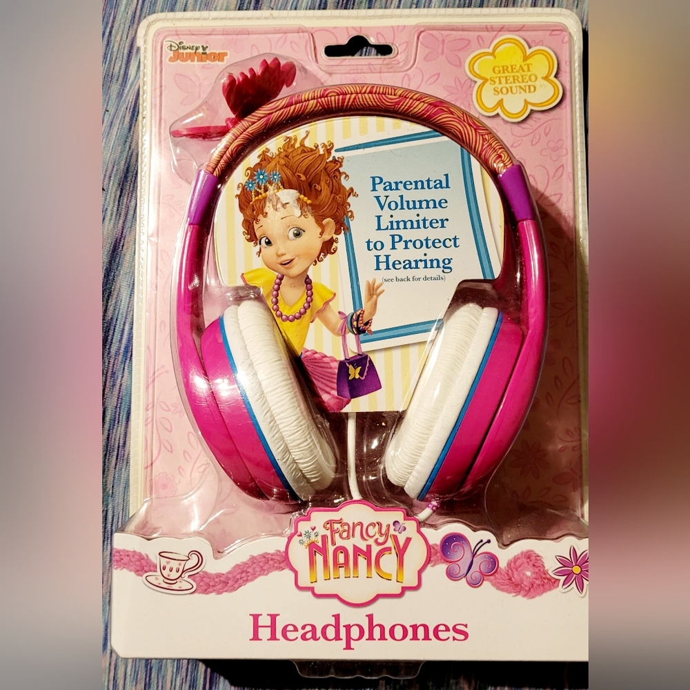 BNIP DISNEY JR PINK EAR PHONES